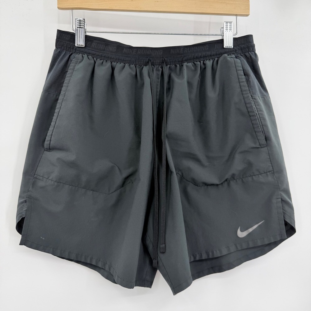 Nike Running Shorts Men Large Dark Gray DM4761-010 Reflective Athletic Pocket